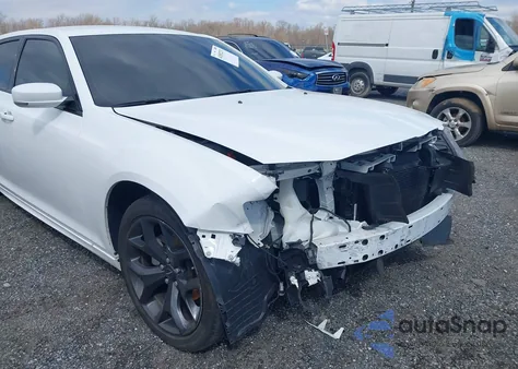 2022 Chrysler 300 Touring L z USA, uszkodzony, nr VIN 2C3CCADG8NH134439